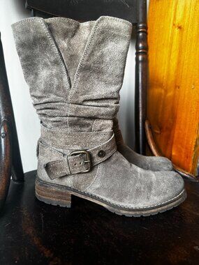 Clarks Gray Suede Slouch Moto Boots Buckle Mid Calf Size 7.5